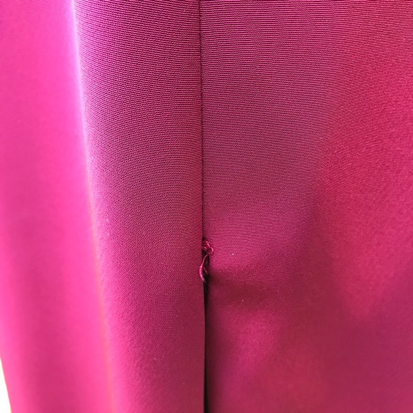 Red cross back formal gown - Picture 4 of 4